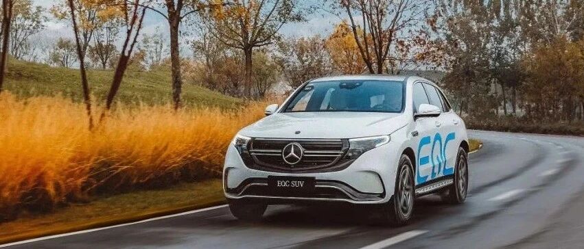 卖一辆车亏20万都没人买账！奔驰的电动化转型有多难？