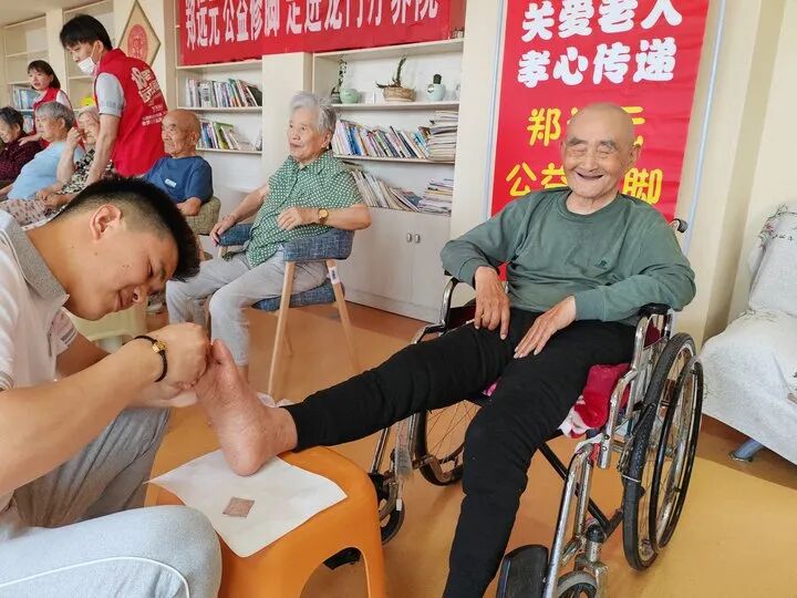 郑远元母亲节献礼行动|公益修脚,让爱始于足下