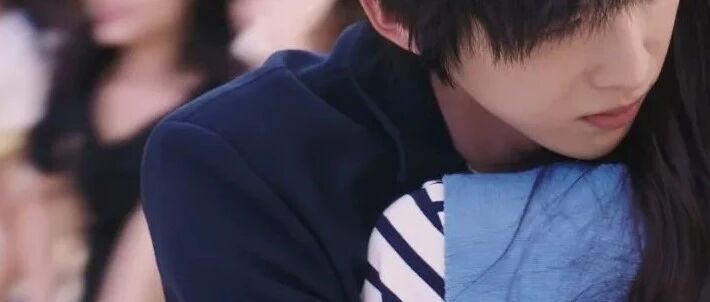 笑死！抱着嫂子骗粉丝，这娱乐圈的离谱还有下限吗……