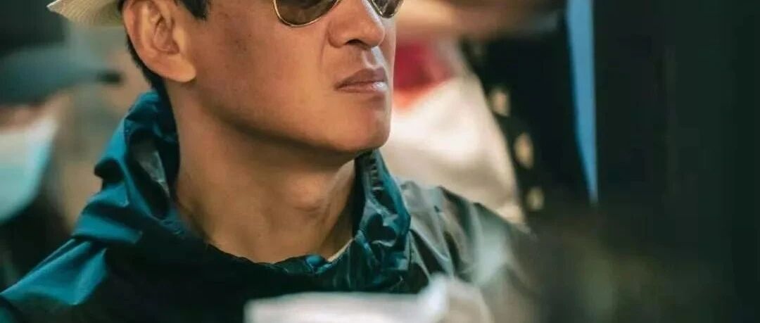 52岁就被骂“快入土”，他陷入的这场桃色事故咋这么好笑