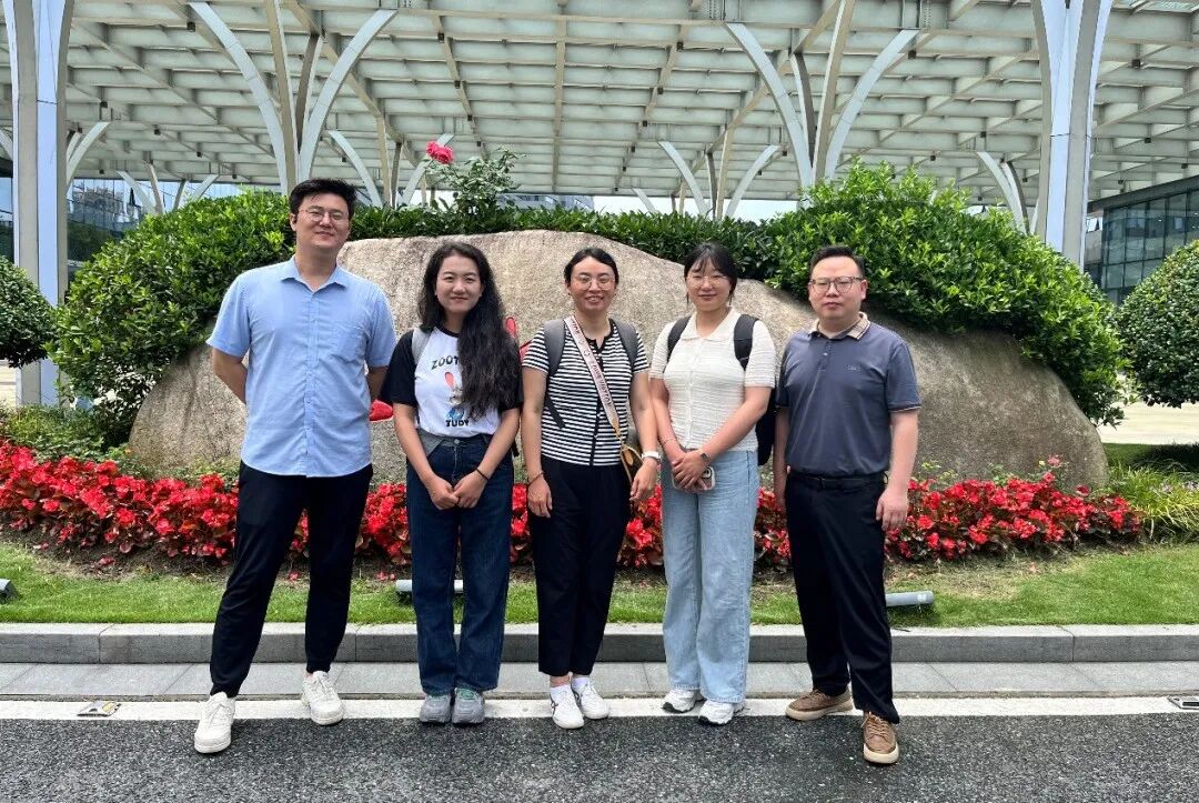 昆明冶金研究院冶金黨支部書(shū)記、冶金研究所所長(zhǎng)徐慶鑫一行蒞臨聚光科技考察