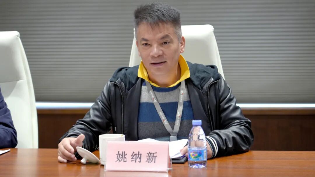 國務(wù)院參事室領(lǐng)導(dǎo)一行蒞臨聚光科技參觀調(diào)研