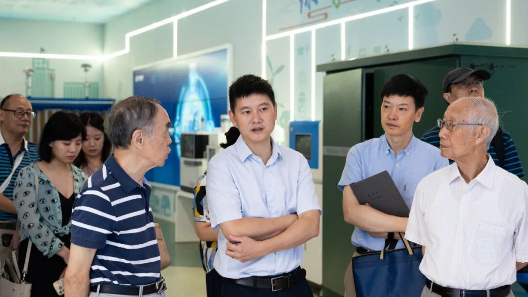 智能物聯專家考察團一行蒞臨聚光科技參觀調研