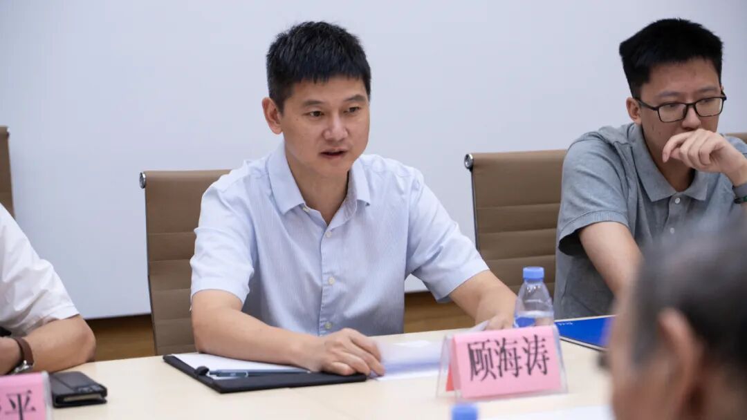 智能物聯專家考察團一行蒞臨聚光科技參觀調研