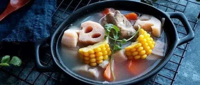 适合秋冬进补的几道汤，尤其是家里有老人孩子的，总有一道适合你