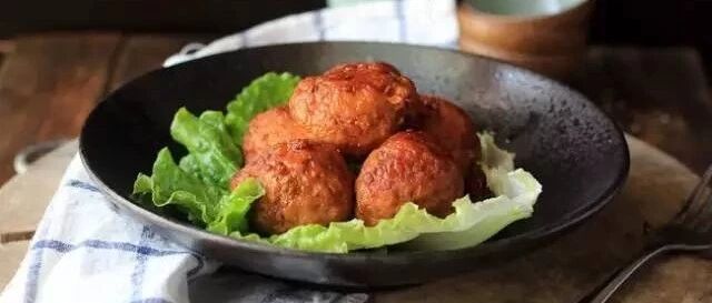 自制肉丸超简单，鲜嫩弹牙，好吃到舔盘子！