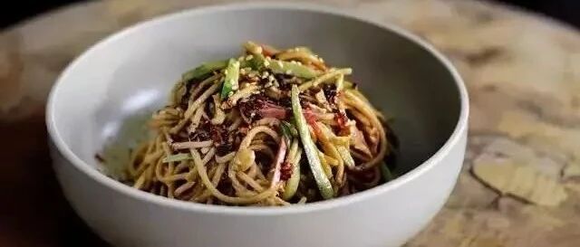 凉面这样做，我能吃下三大碗，夏季必备！