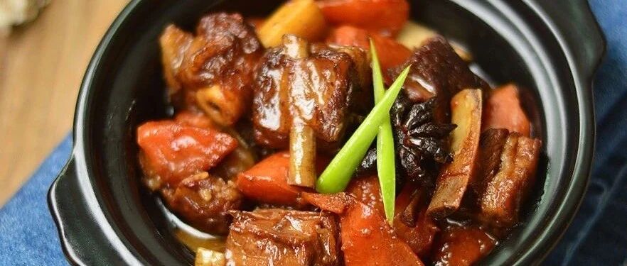 胡萝卜羊肉煲，羊肉软烂入口即化，吃完全身暖暖的！