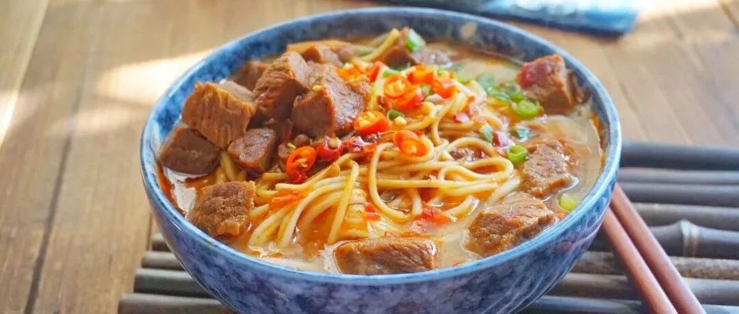 寒冷冬日，吃这13种热汤面，美味又暖和，一家人一顿能吃一大锅