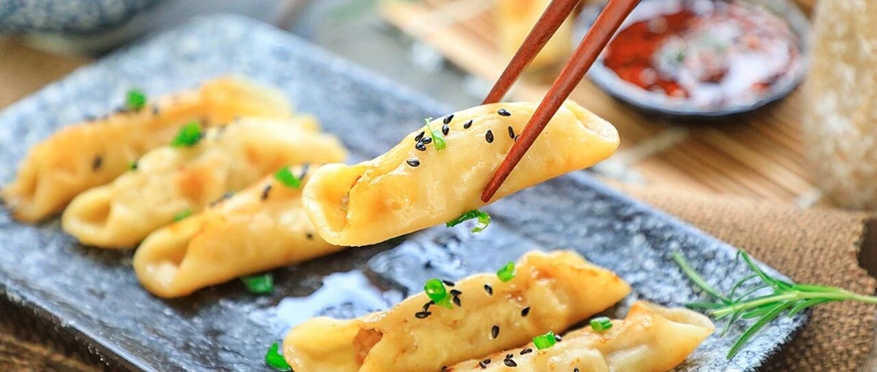 金黄焦脆好吃易学锅贴做法，6种口味早餐太香了！