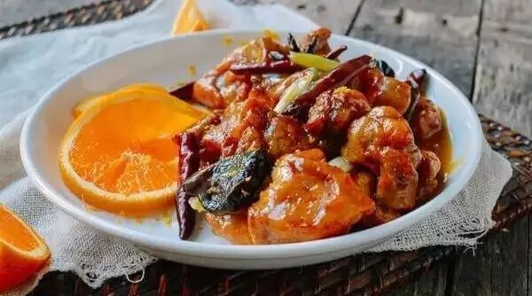 橙子除了榨汁，做菜也不错！