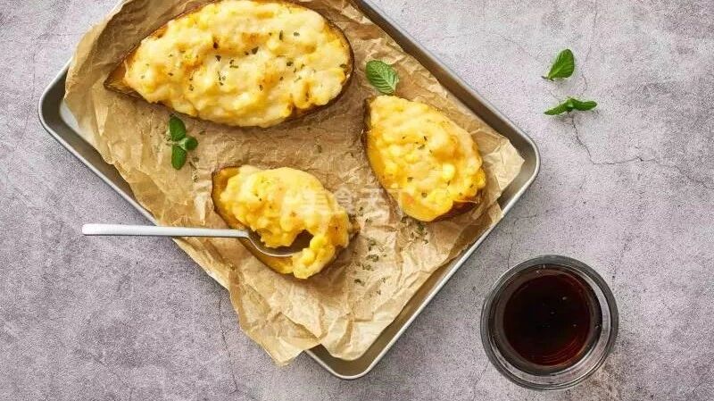 玉米别再煮着吃了，这些做法摇身一变小甜品，好吃到舔盘子