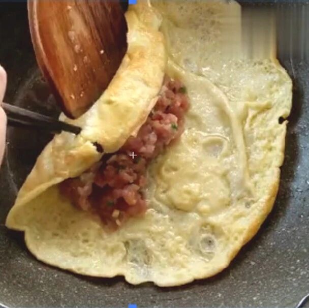 1煎1蒸搞定营养蛋包肉早餐，小孩大人都爱吃