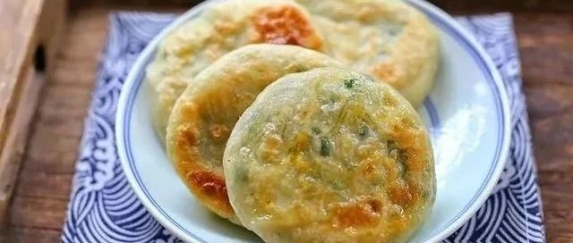 不用揉面，筷子搅一搅，韭菜馅饼不破皮不露馅，香软又好吃!