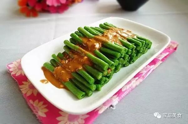 豆角用芝麻酱这样拌一下后，脆嫩香甜，我能吃下十碗饭！