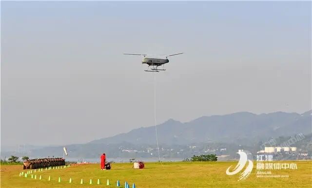 提高作業(yè)效率近百倍“江津造”重載無人機填補行業(yè)應(yīng)用空白的圖1