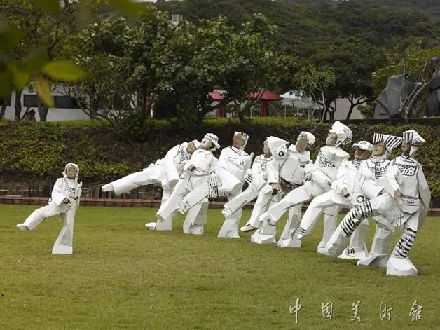 台湾著名雕塑大师朱铭因病在家自杀