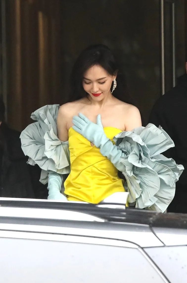 迪丽热巴杨紫的红毯发型“不合规”？但她们有出圈“王牌”！