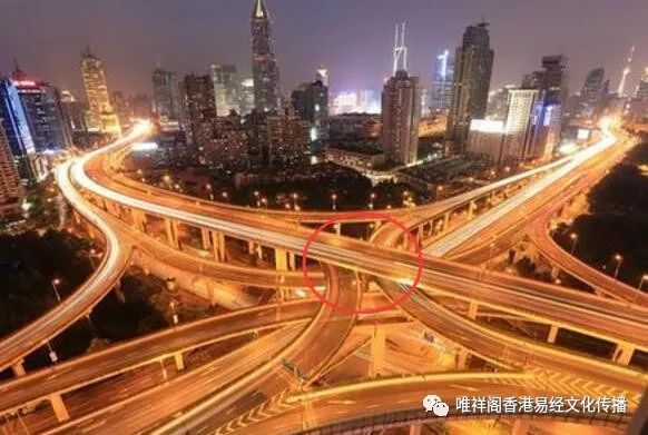 上海延安路高架桥龙柱事件：打不下去的主柱