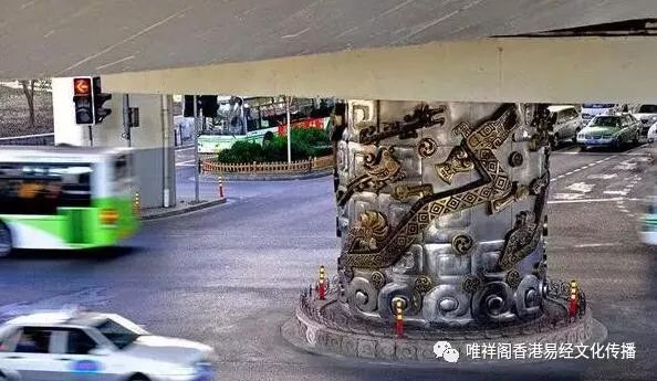 上海延安路高架桥龙柱事件：打不下去的主柱