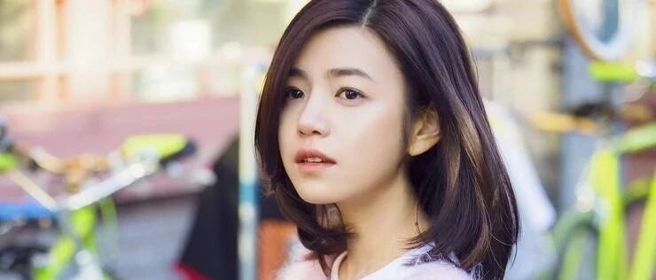 三年姐弟恋修成正果，陈妍希晒儿子上学“走路带风”，他们的婚姻真的幸福吗？