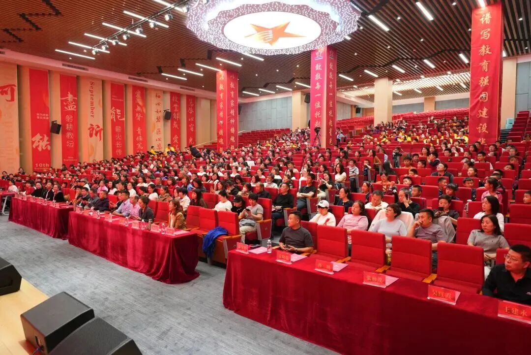 书香润校园 文化铸魂灵——内蒙古文艺志愿服务走进呼和浩特市国星中学活动圆满落幕 第4张