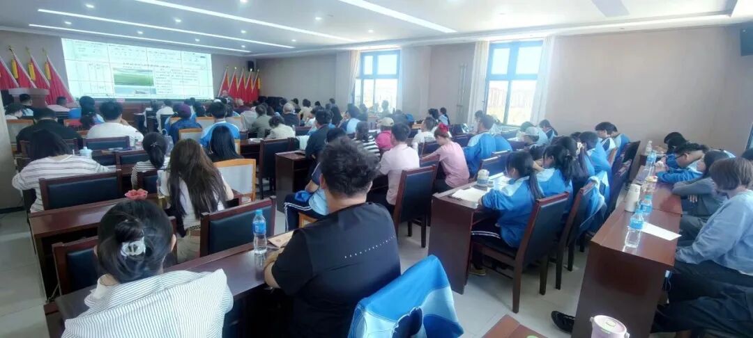 内蒙古文艺志愿者协会“点单式”AI赋能文艺创作培训走进包头市石拐区 第2张