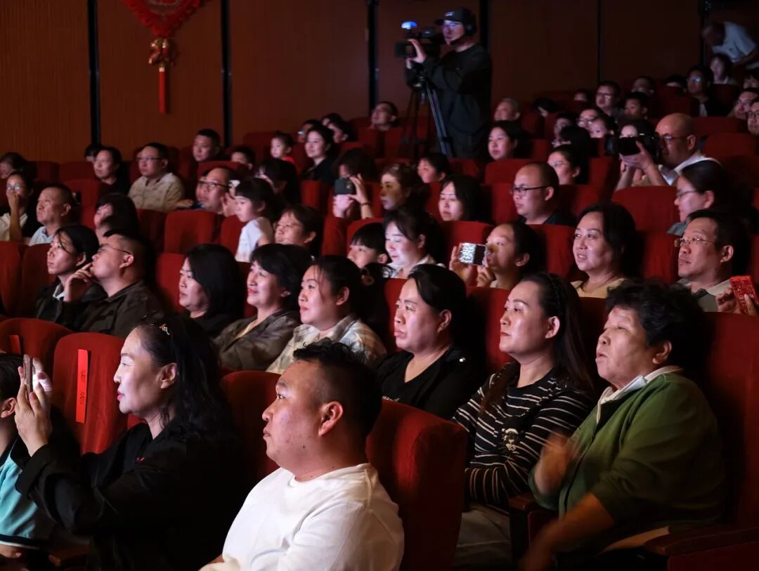 强基工程 | “众艺新声——新大众文艺在内蒙古”专场演出在呼和浩特市圆满落幕 第1张