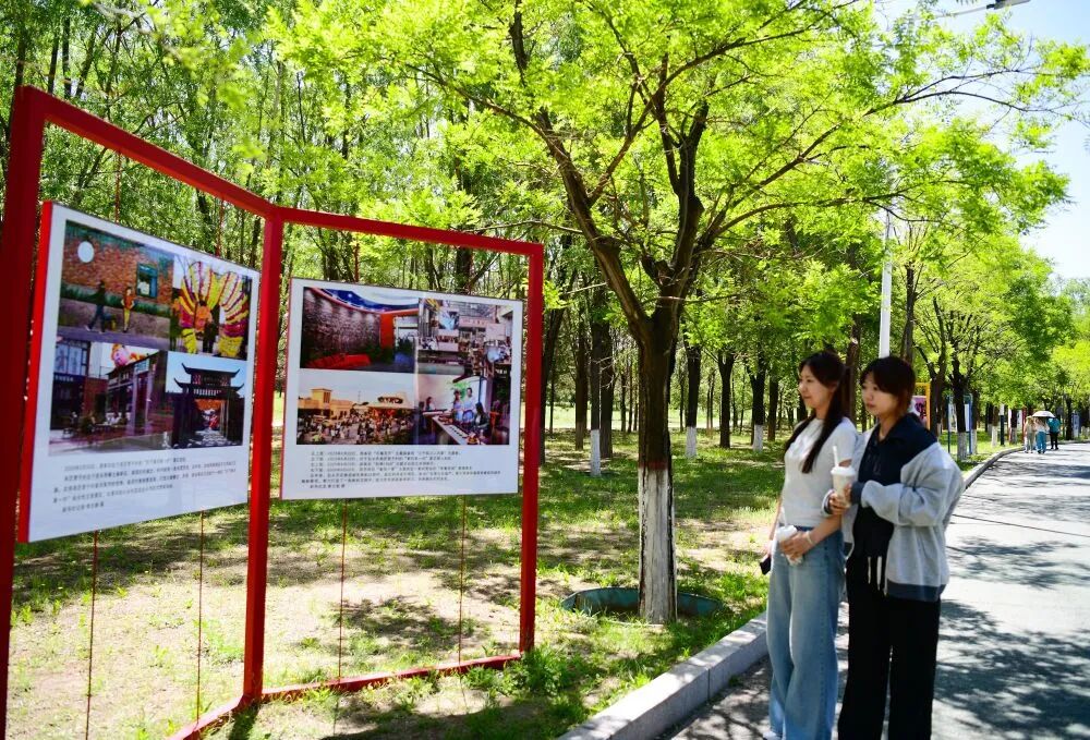 “硬核包头 砥柱脊梁 ”新华社镜头中的包头新闻摄影展开展 第8张