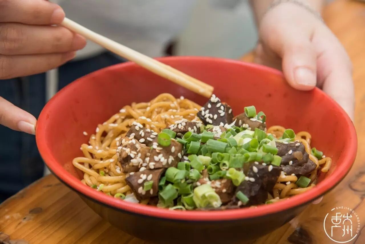 这里的牛杂车仔面也是口碑之作