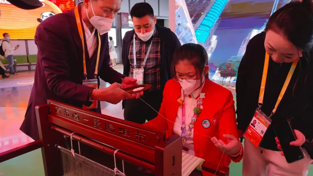 热烈第五届进博会圆满成功!百布堂精彩亮相! 热烈第五届进博会圆满成功!百布堂精彩亮相!
