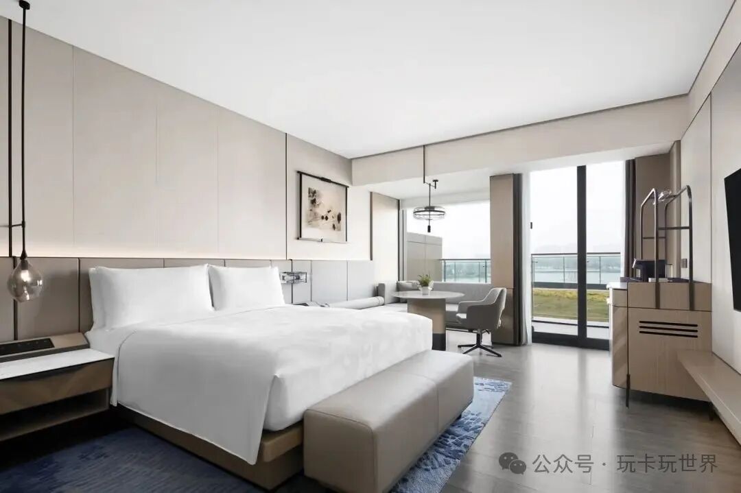 露台大床房 - 湖景