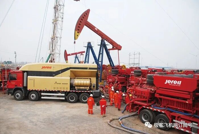 页岩气开采的大国重器：涡轮压裂车，采用航空发动机作为动力单元！的图1
