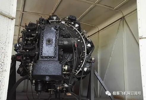 簡單粗暴！用航空發動機改裝成的渦噴吹雪車，超級除雪神器！的圖2