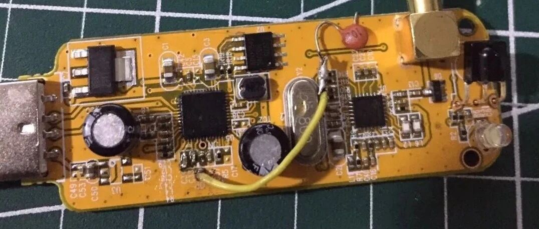 【SDR】软件无线电入门玩法，让你不用网络接收电视频道、追踪飞机