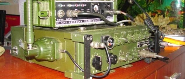 军品鉴赏 | 那些年我收藏的退役军用电台，你见过几款？