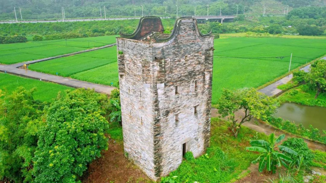 一座砖木石结构的乡村防御建筑,始建于清代,为增城区登记保护文物单位