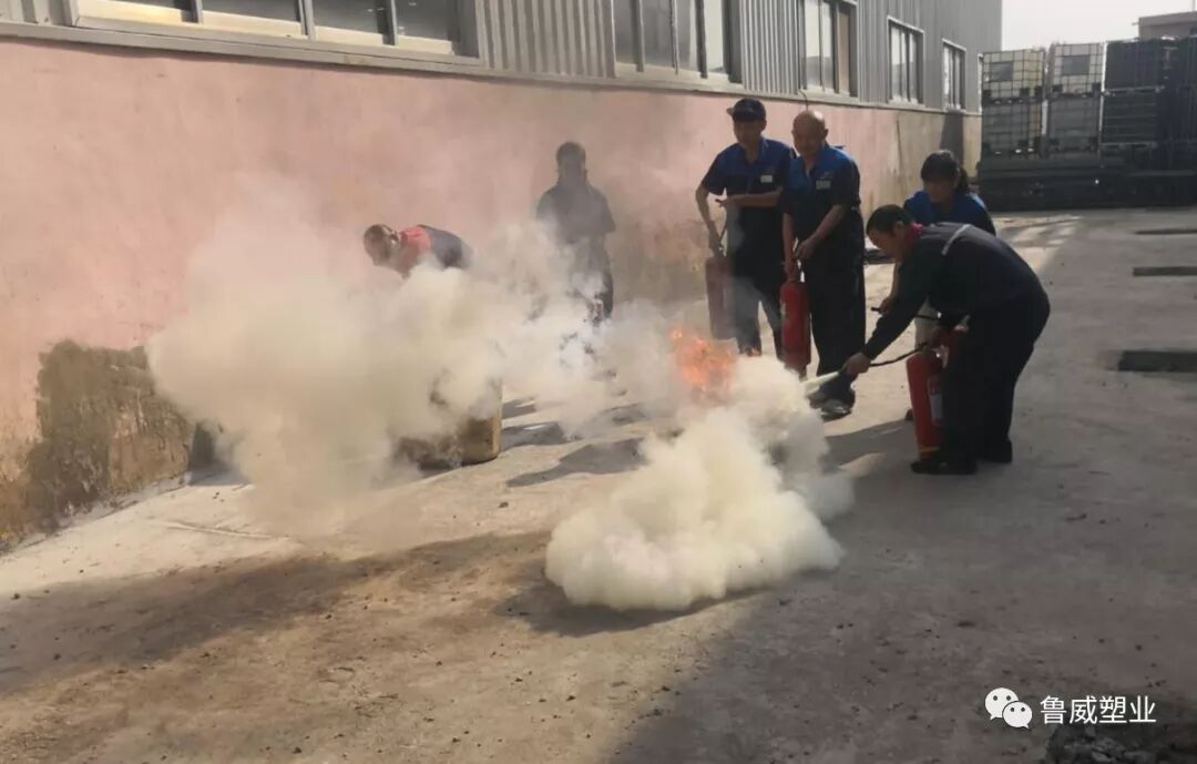 资讯详情-威海饮用水管材_玻璃钢型材_PVC板材_养猪用注塑地板_配套设备_建筑工地房屋卫生间_防水材料_生产厂家_批发代理加盟_价格便宜_威海市鲁威塑业有限公