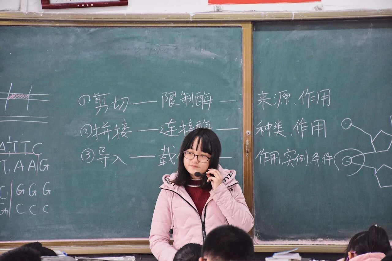 感动国人的清华女生：寒门很苦，更可怕的是不努力奋斗！（讲给孩