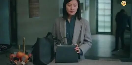 【情感】已婚女自述：“她第26次走进我家卧室后，老公接下来的反应让我绝望...”（组图） - 3