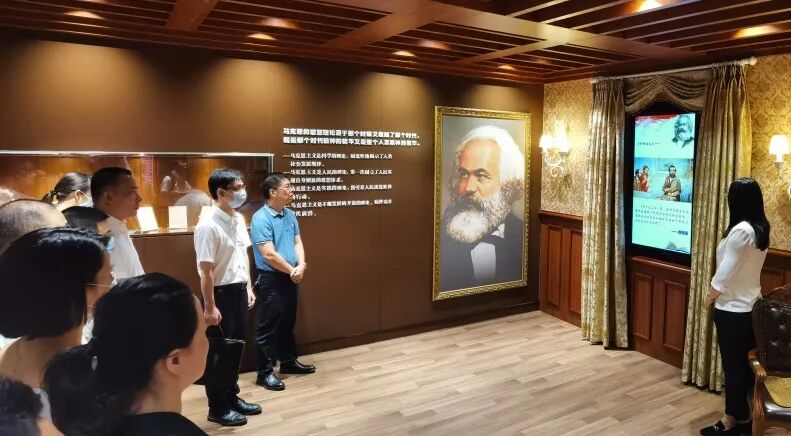 为学员情景讲授《真理的味道》，感悟真理力量