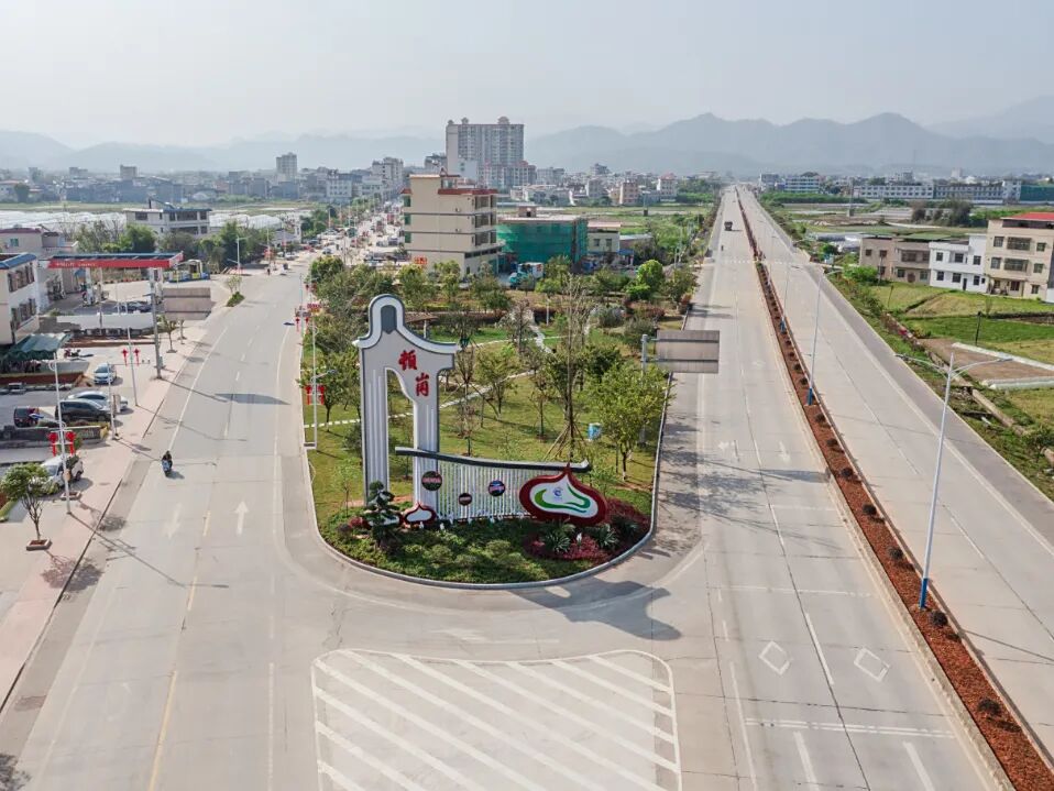 5-2顿岗镇入口通道提升后.jpg