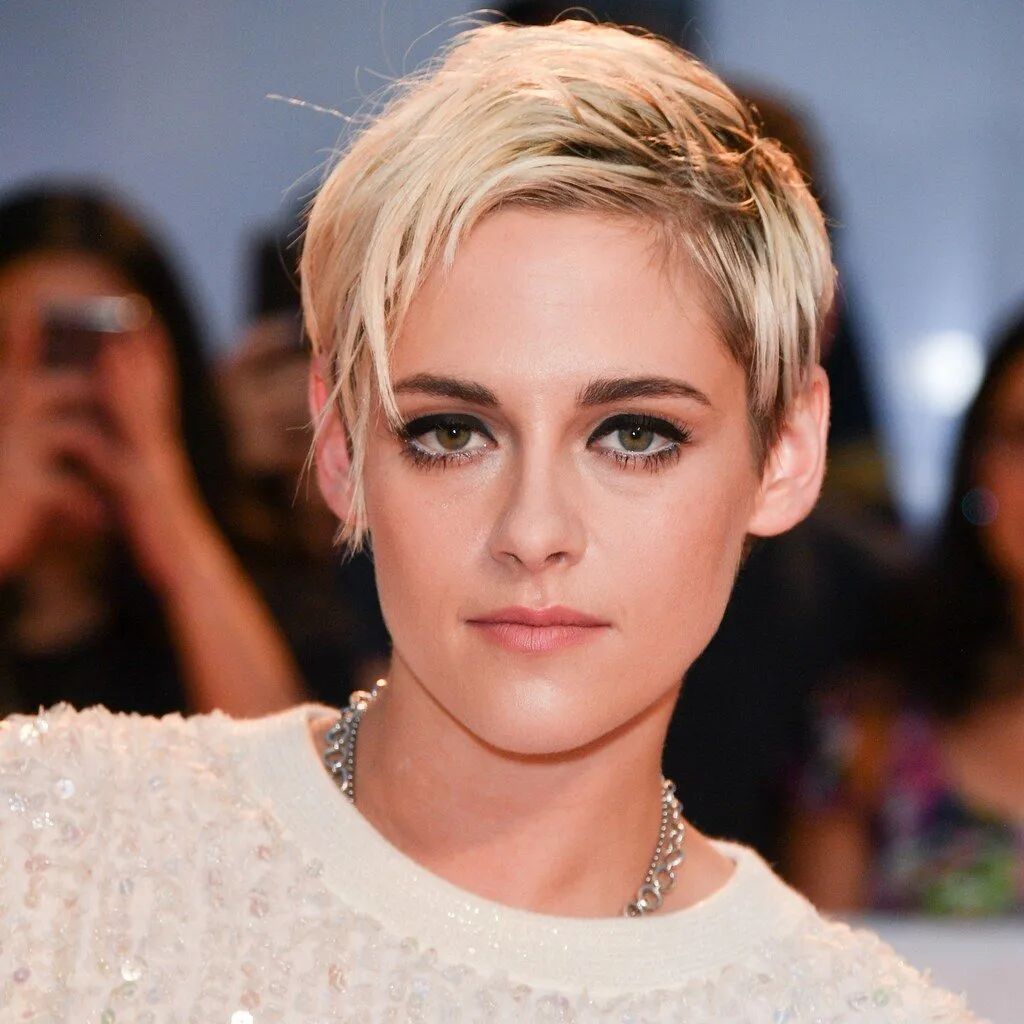 kristen stewart|携自由与赤诚闯荡好莱坞的小k,历经风雨终成女"王"