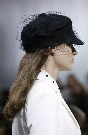 早春指南：一頂帽子帶來的100種穿搭可能 時尚 第9張