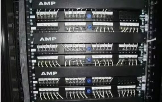 看看网络机柜布线中的两个关键产品！