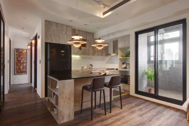 家中的木地板在意外情况下被水泡了怎么办?