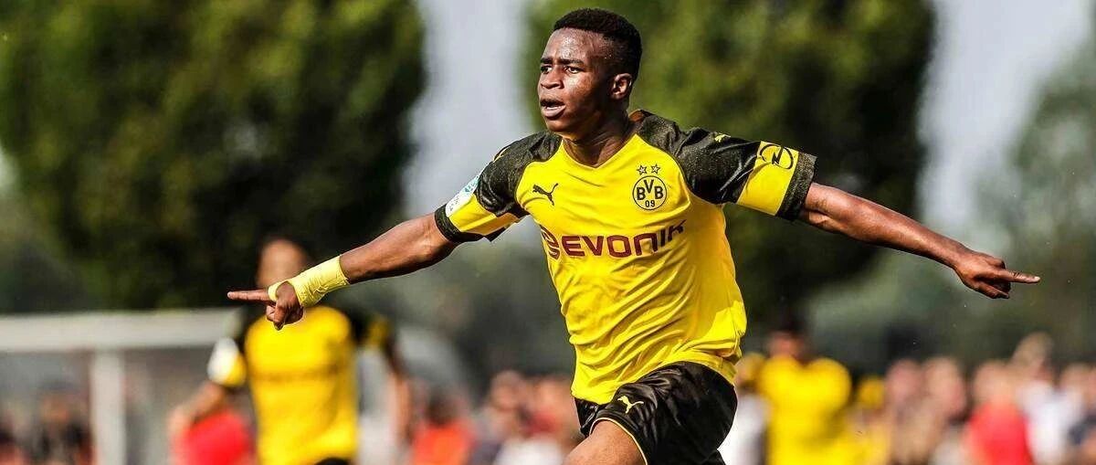 出名要趁早，16岁踢德甲好不好？