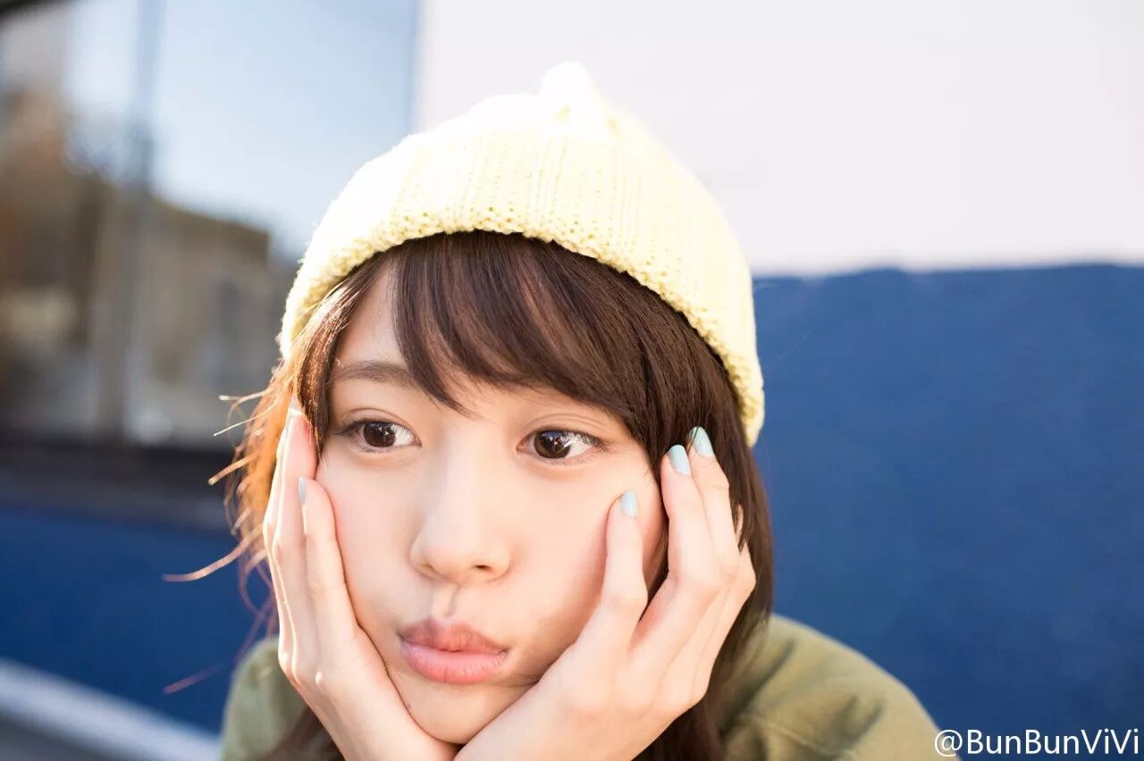 虽被嘲笑脸大如盆 腮帮子宽 但 村花 还是这么火 泥虹映画 虹膜微信公众号文章