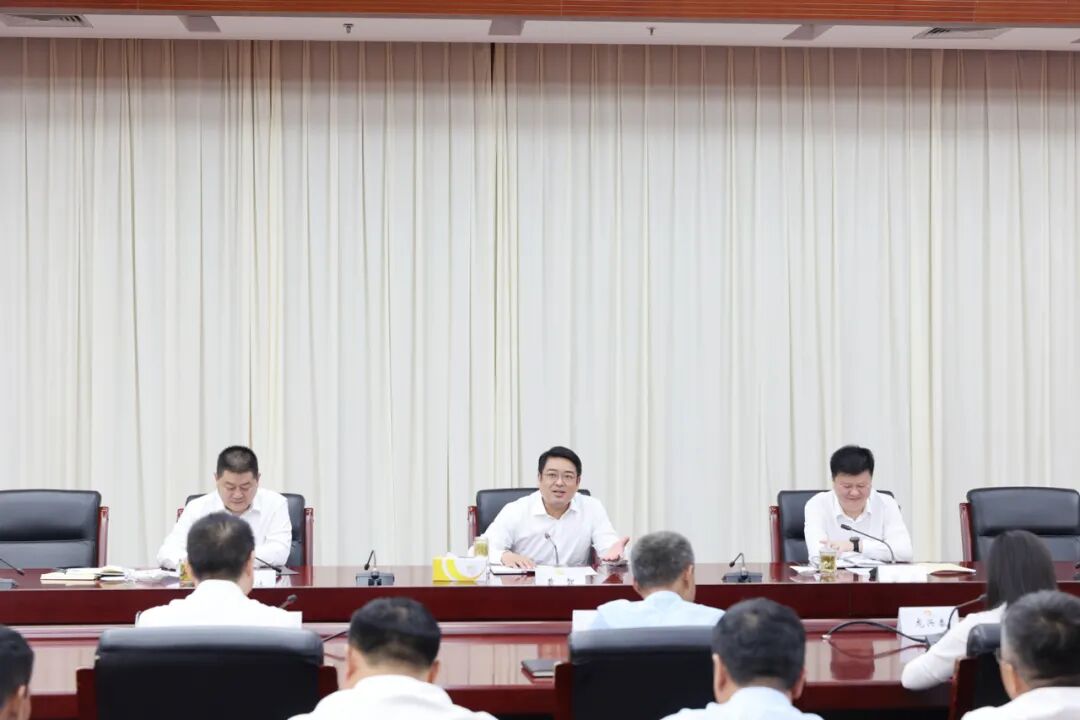 曹智参加企业家代表分组讨论：大力弘扬企业家精神，专心专注推动企业做大做强