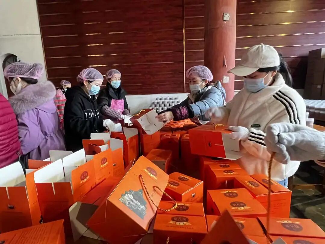 青莲吉祥粥，暖暖顾连玺桥情